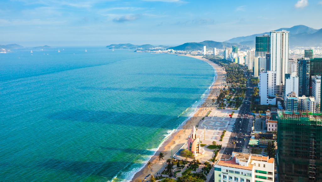NHA TRANG - NẮNG, GIÓ VÀ BIỂN XANH 